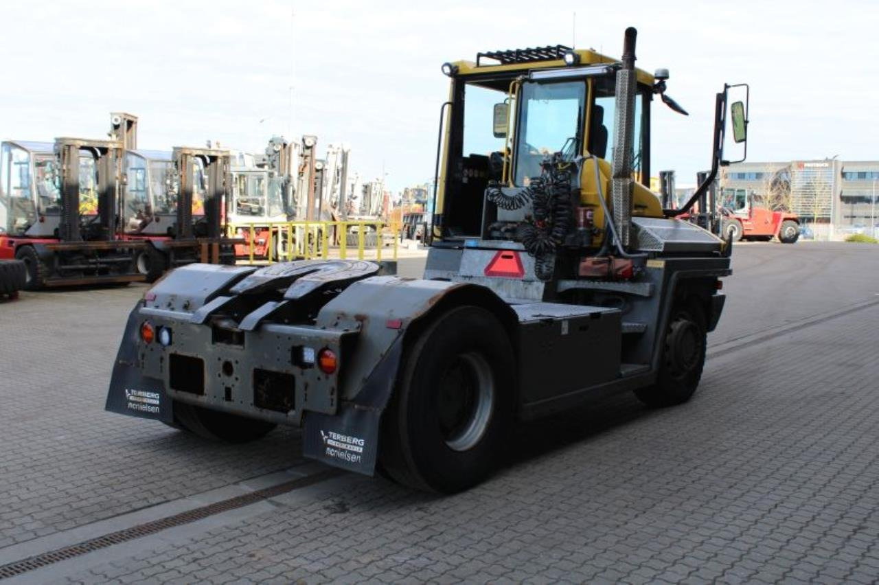 Terberg RT283 - Terminal tractor: picture 3 Terberg RT283 - Terminal tractor: picture 3