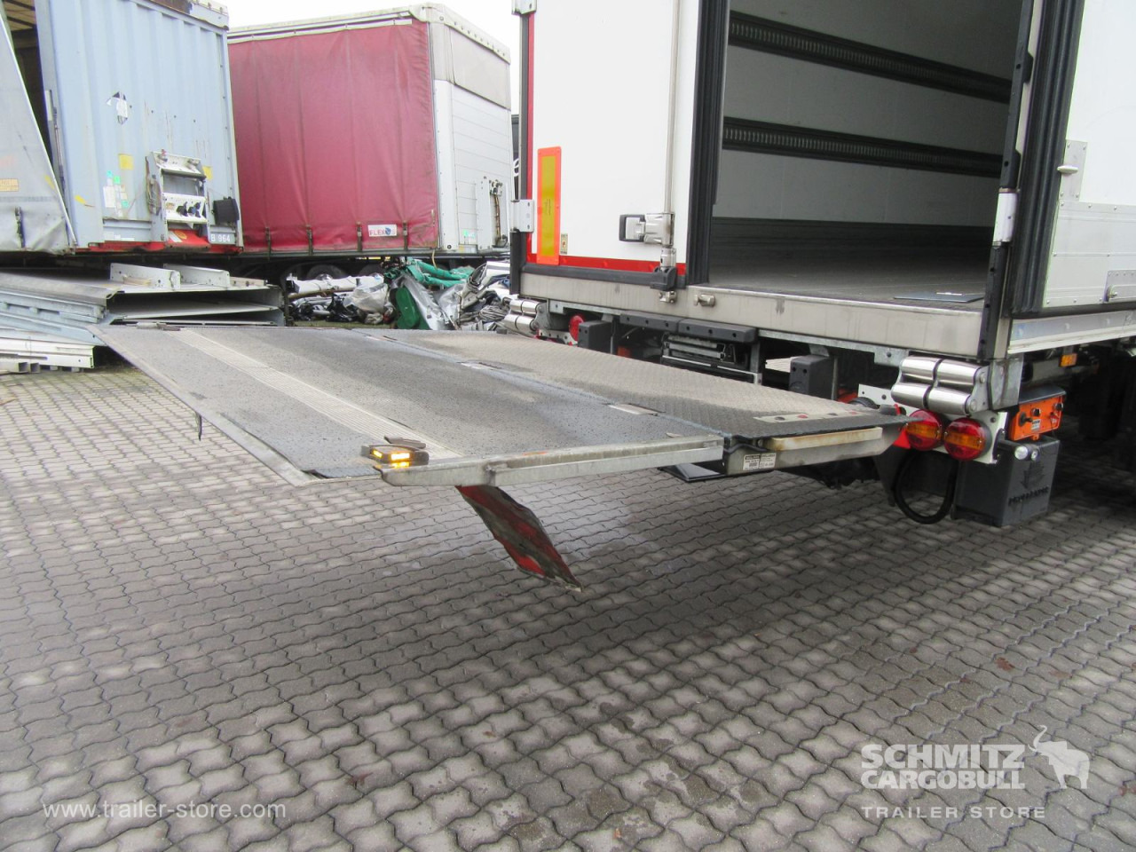 SCHMITZ Auflieger Tiefkühler Standard Taillift - Isothermal semi-trailer: picture 4 SCHMITZ Auflieger Tiefkühler Standard Taillift - Isothermal semi-trailer: picture 4