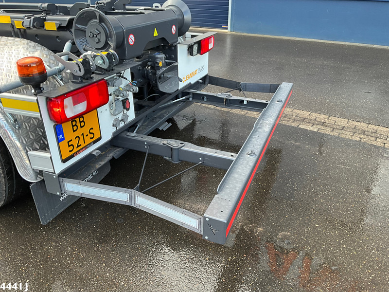 Hook lift truck, Crane truck DAF FAQ XD 450 8x2 Euro 6 HMF 28 Tonmeter laadkraan: picture 7