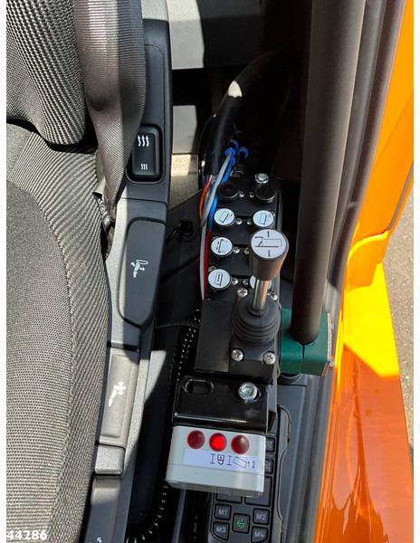 Hook lift truck DAF FAQ XD 450 VDL 30 Ton haakarmsysteem: picture 17 Hook lift truck DAF FAQ XD 450 VDL 30 Ton haakarmsysteem: picture 17