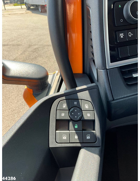 Hook lift truck DAF FAQ XD 450 VDL 30 Ton haakarmsysteem: picture 15 Hook lift truck DAF FAQ XD 450 VDL 30 Ton haakarmsysteem: picture 15