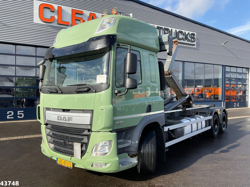 DAF FAS CF 440 Euro 6 VDL 21 Ton haakarmsysteem - Hook lift truck: picture 1 DAF FAS CF 440 Euro 6 VDL 21 Ton haakarmsysteem - Hook lift truck: picture 1