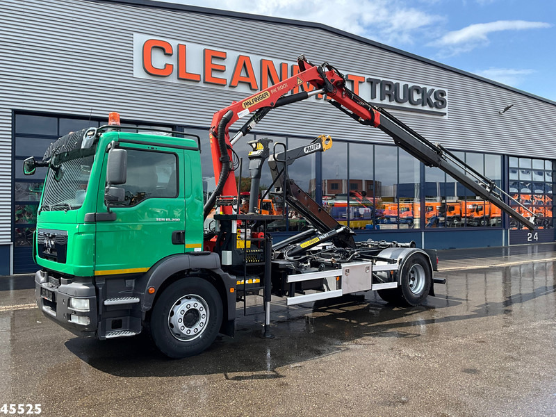 MAN TGM 18.290 Palfinger 11 Tonmeter laadkraan Just 92.971 km! - Hook lift truck, Crane truck: picture 1 MAN TGM 18.290 Palfinger 11 Tonmeter laadkraan Just 92.971 km! - Hook lift truck, Crane truck: picture 1