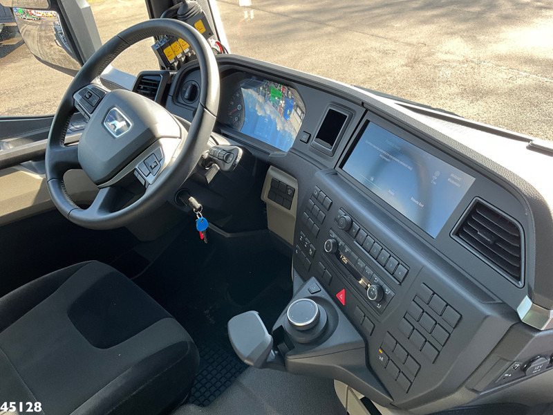 Interior photo 1: Lease a MAN TGS 35.430 8x4 Hyvalift 26 Ton haakarmsysteem NEW AND UNUSED! MAN TGS 35.430 8x4 Hyvalift 26 Ton haakarmsysteem NEW AND UNUSED!