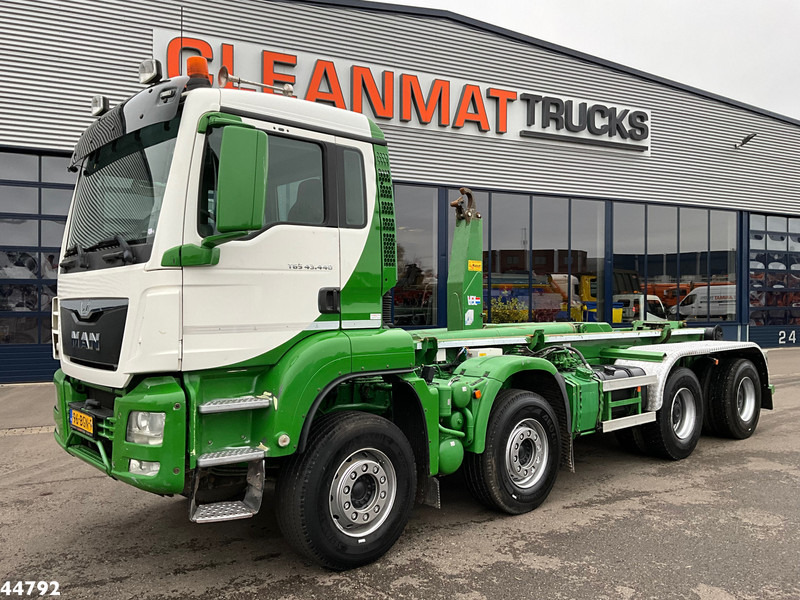 MAN TGS 43.440 8x4 Euro 6 VDL 40 Ton haakarmsysteem - Hook lift truck: picture 2 MAN TGS 43.440 8x4 Euro 6 VDL 40 Ton haakarmsysteem - Hook lift truck: picture 2