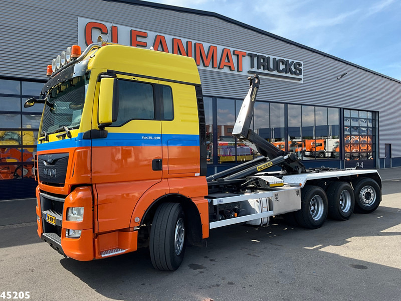 MAN TGX 35.440 Euro 6 8x4 26 Ton haakarmsysteem - Hook lift truck: picture 1 MAN TGX 35.440 Euro 6 8x4 26 Ton haakarmsysteem - Hook lift truck: picture 1