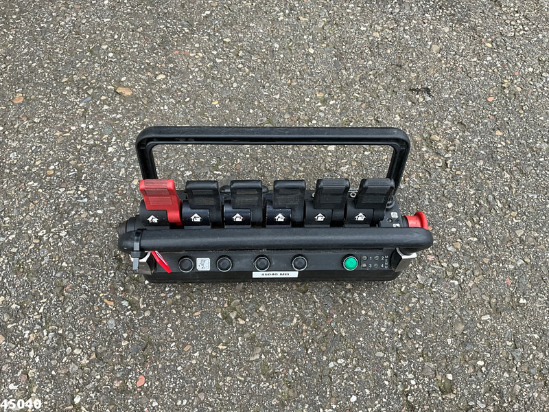 Lease a Mercedes-Benz Actros 4141 8x4 manual Hiab 32 Tonmeter laadkraan + Fly-jib Mercedes-Benz Actros 4141 8x4 manual Hiab 32 Tonmeter laadkraan + Fly-jib: picture 12 Lease a Mercedes-Benz Actros 4141 8x4 manual Hiab 32 Tonmeter laadkraan + Fly-jib Mercedes-Benz Actros 4141 8x4 manual Hiab 32 Tonmeter laadkraan + Fly-jib: picture 12