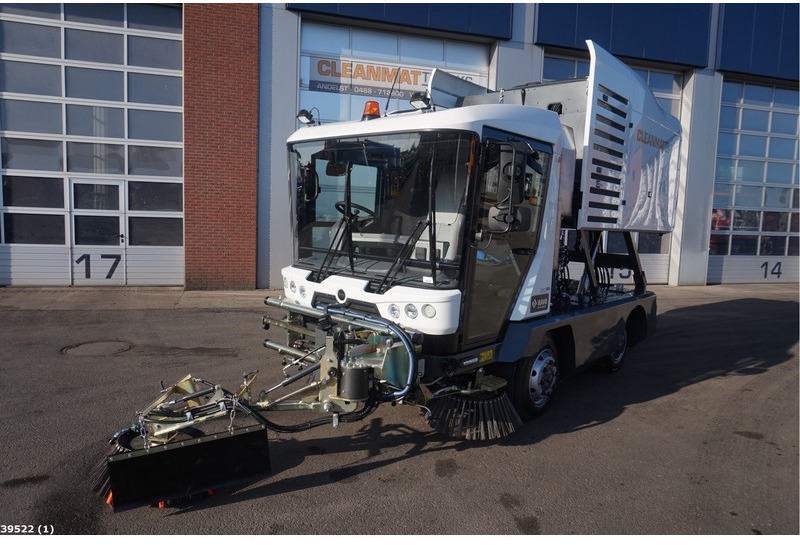 Ravo 540 CD with 3-rd brush - Road sweeper: picture 1 Ravo 540 CD with 3-rd brush - Road sweeper: picture 1