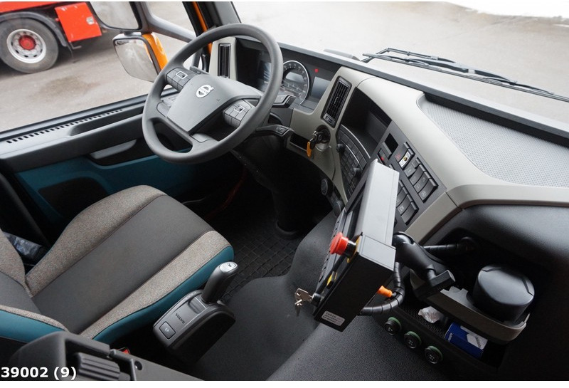 Garbage truck Volvo FM 330: picture 9