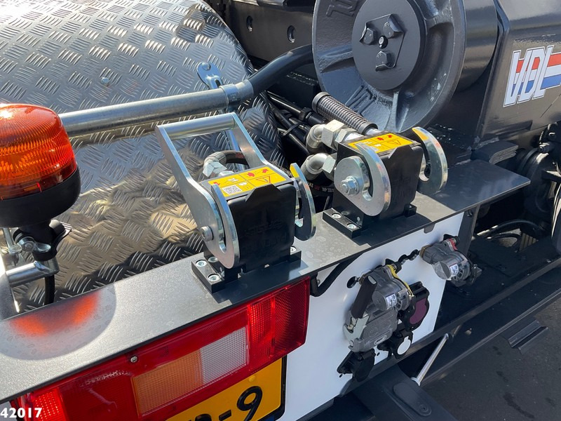 Hook lift truck, Crane truck Volvo FM 420 8x2 HMF 28 Tonmeter laadkraan: picture 9 Hook lift truck, Crane truck Volvo FM 420 8x2 HMF 28 Tonmeter laadkraan: picture 9