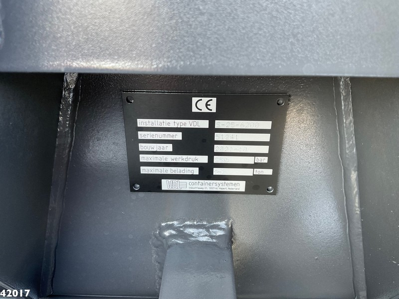 Hook lift truck, Crane truck Volvo FM 420 8x2 HMF 28 Tonmeter laadkraan: picture 17 Hook lift truck, Crane truck Volvo FM 420 8x2 HMF 28 Tonmeter laadkraan: picture 17