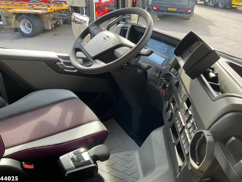 Interior photo 1: Hook lift truck, Crane truck Volvo FM 460 8x2 Hiab 25 Tonmeter laadkraan