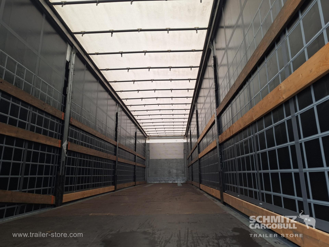 SCHMITZ Curtainsider Standard Taillift - Curtainsider semi-trailer: picture 4 SCHMITZ Curtainsider Standard Taillift - Curtainsider semi-trailer: picture 4