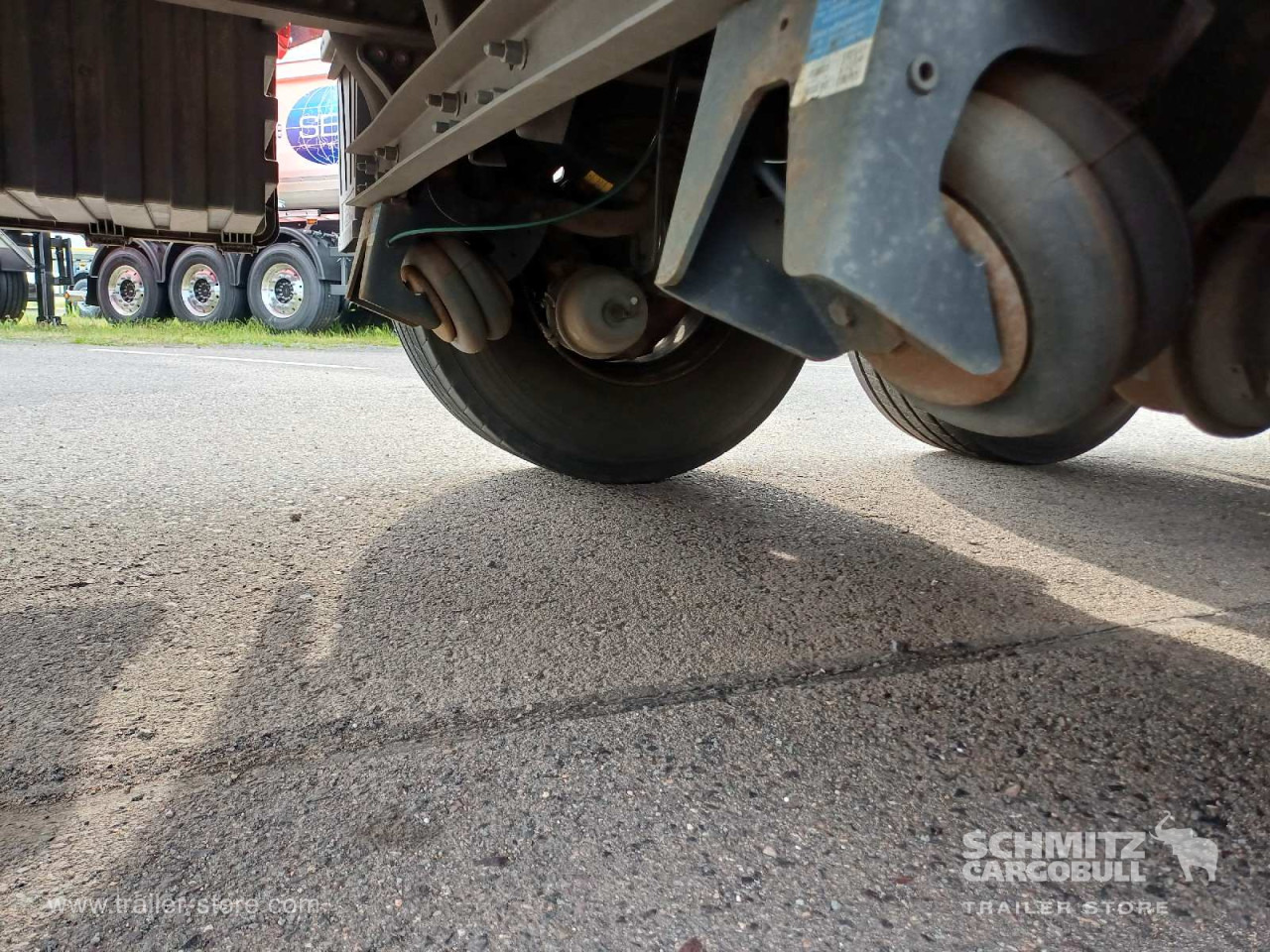 SCHMITZ Auflieger Curtainsider Standard Forklift holder - Curtainsider semi-trailer: picture 5 SCHMITZ Auflieger Curtainsider Standard Forklift holder - Curtainsider semi-trailer: picture 5