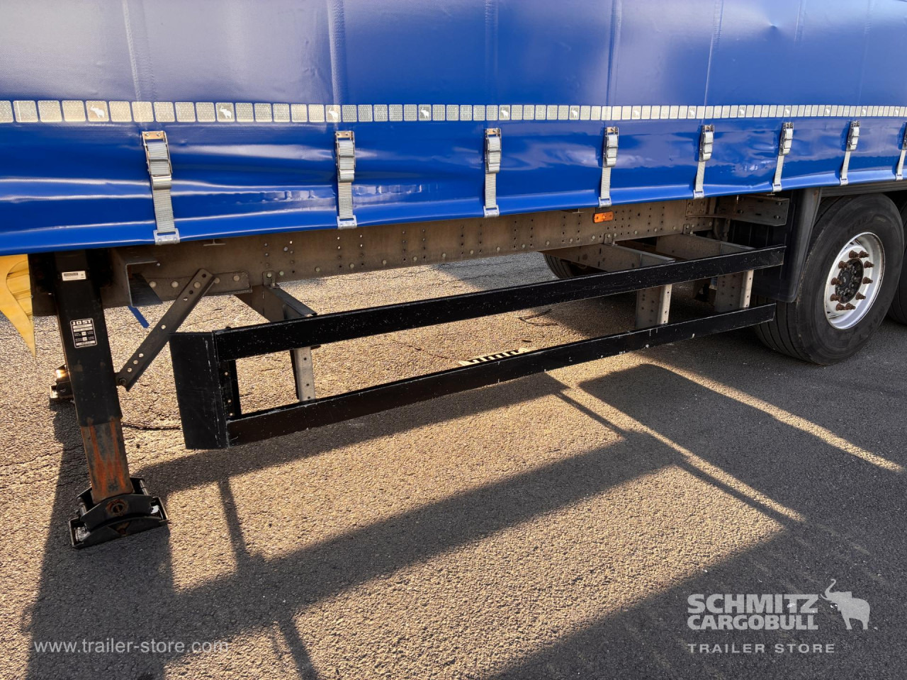 SCHMITZ Auflieger Curtainsider Standard Forklift holder - Curtainsider semi-trailer: picture 5 SCHMITZ Auflieger Curtainsider Standard Forklift holder - Curtainsider semi-trailer: picture 5