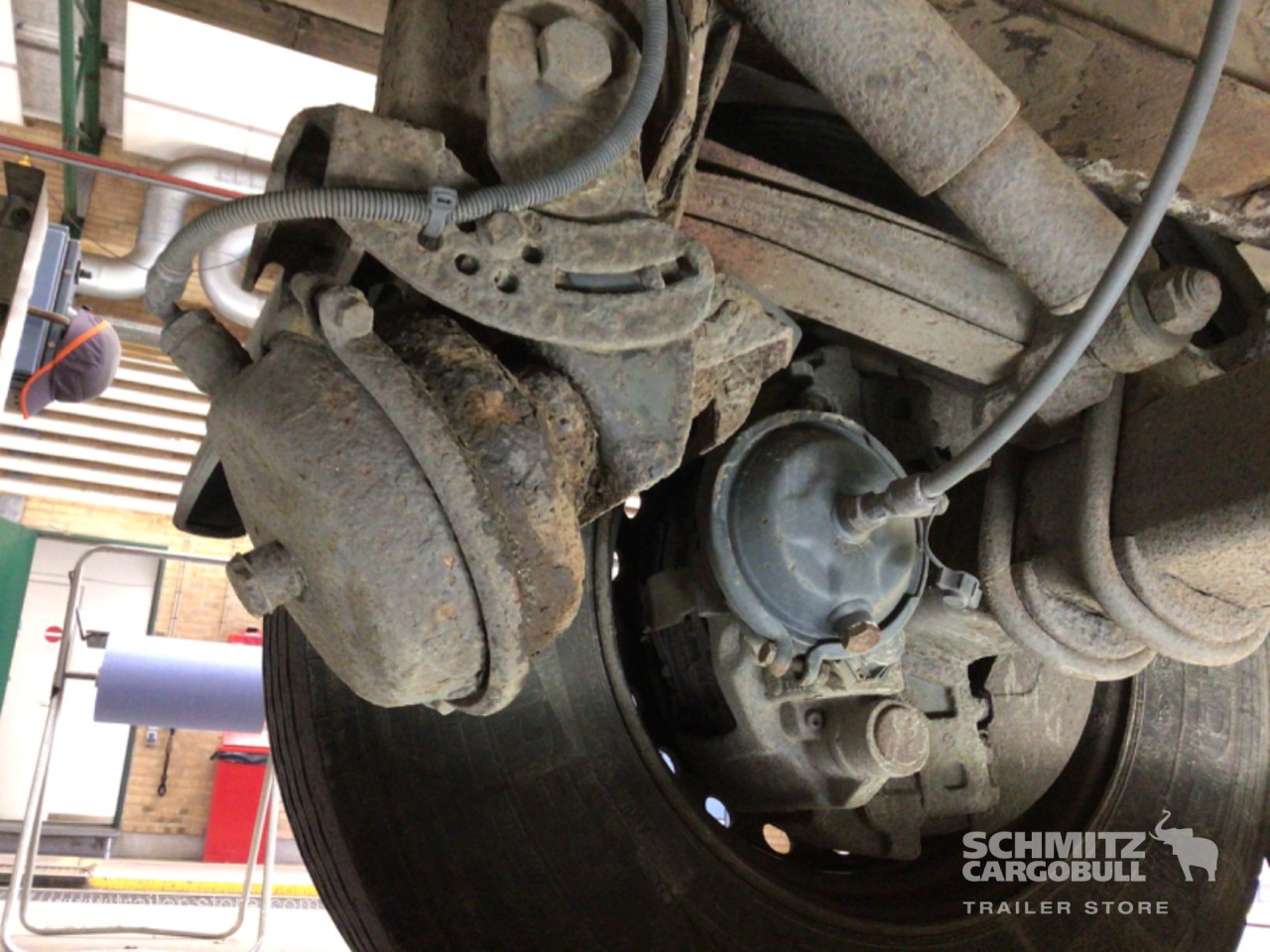 KRONE Reefer Standard Taillift - Isothermal semi-trailer: picture 4 KRONE Reefer Standard Taillift - Isothermal semi-trailer: picture 4