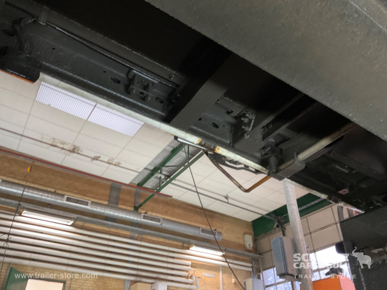 SCHMITZ Curtainsider Standard Forklift holder - Curtainsider semi-trailer: picture 2 SCHMITZ Curtainsider Standard Forklift holder - Curtainsider semi-trailer: picture 2