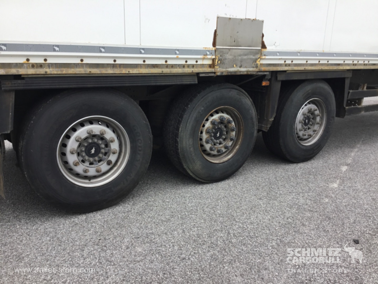 SCHMITZ Dryfreight Standard - Closed box semi-trailer: picture 2 SCHMITZ Dryfreight Standard - Closed box semi-trailer: picture 2