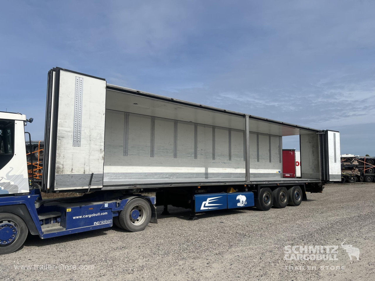 SCHMITZ Reefer Foldable wall Double deck - Isothermal semi-trailer: picture 3 SCHMITZ Reefer Foldable wall Double deck - Isothermal semi-trailer: picture 3