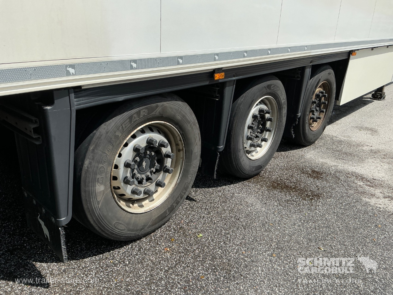 SCHMITZ Reefer Meat hanging system - Isothermal semi-trailer: picture 3 SCHMITZ Reefer Meat hanging system - Isothermal semi-trailer: picture 3