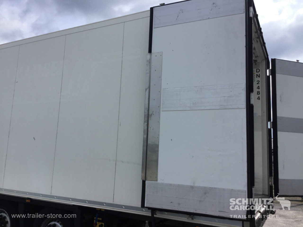 Isothermal semi-trailer SCHMITZ Reefer Meat hanging system: picture 14