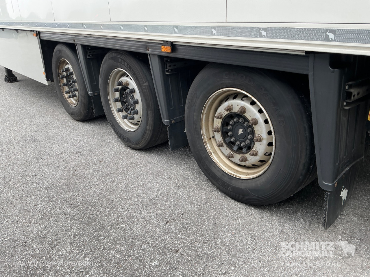 SCHMITZ Reefer Meat hanging system - Isothermal semi-trailer: picture 5 SCHMITZ Reefer Meat hanging system - Isothermal semi-trailer: picture 5