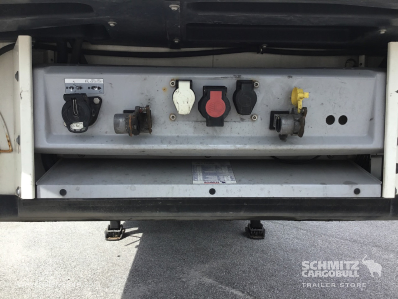 SCHMITZ Reefer Multitemp Double deck - Isothermal semi-trailer: picture 4 SCHMITZ Reefer Multitemp Double deck - Isothermal semi-trailer: picture 4