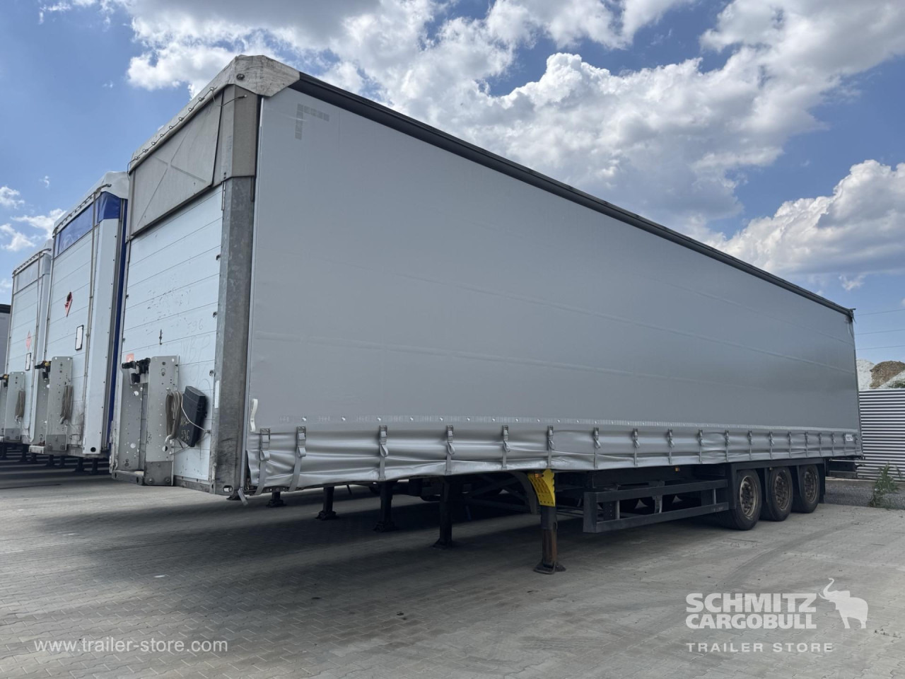 SCHMITZ Curtainsider Mega - Curtainsider semi-trailer: picture 1 SCHMITZ Curtainsider Mega - Curtainsider semi-trailer: picture 1