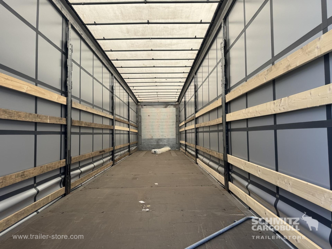 SCHMITZ Curtainsider Mega - Curtainsider semi-trailer: picture 5 SCHMITZ Curtainsider Mega - Curtainsider semi-trailer: picture 5