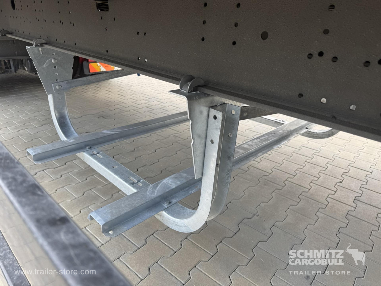 SCHMITZ Curtainsider Mega - Curtainsider semi-trailer: picture 3 SCHMITZ Curtainsider Mega - Curtainsider semi-trailer: picture 3