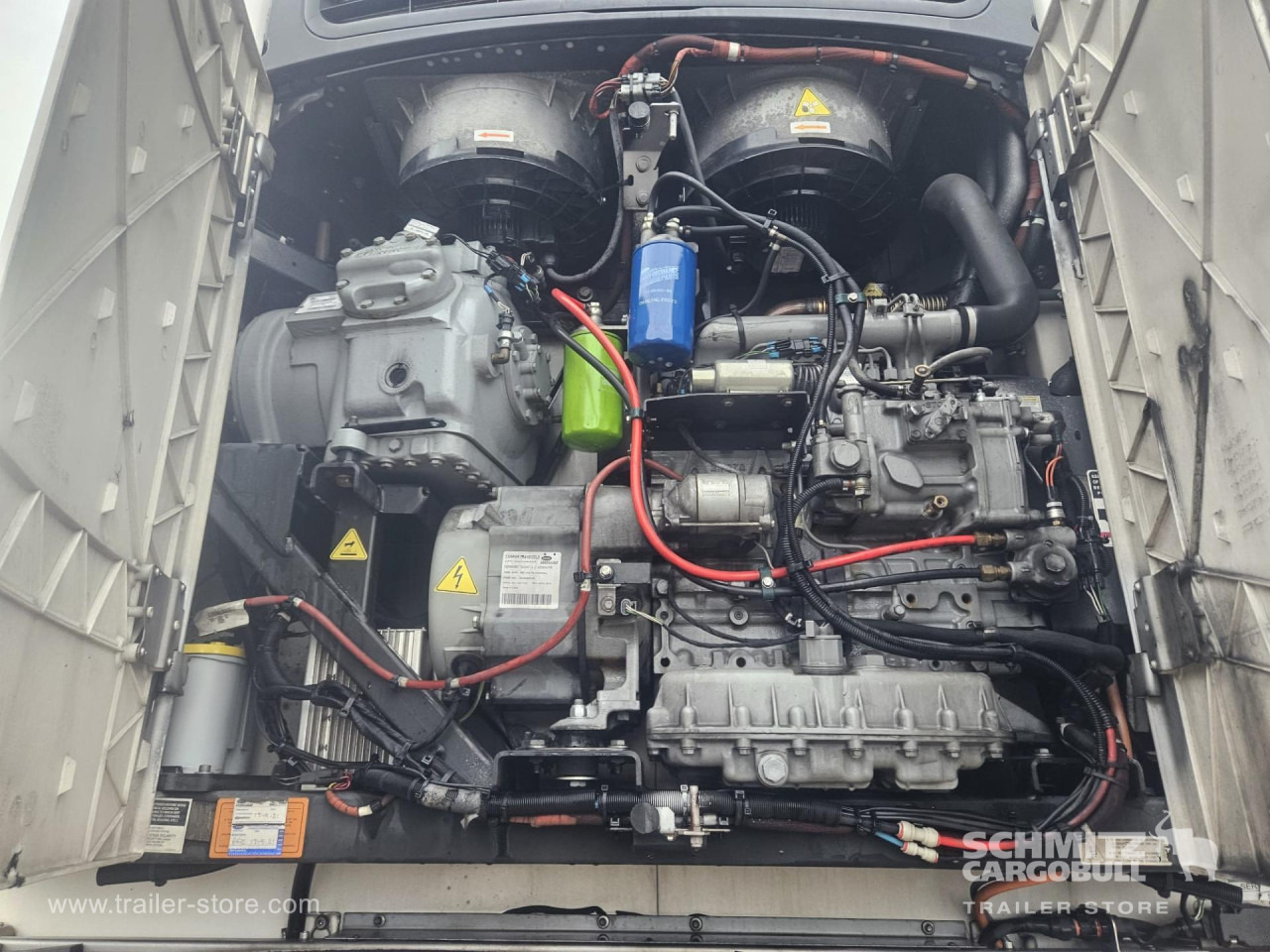 SCHMITZ Reefer Multitemp Taillift - Isothermal semi-trailer: picture 2 SCHMITZ Reefer Multitemp Taillift - Isothermal semi-trailer: picture 2
