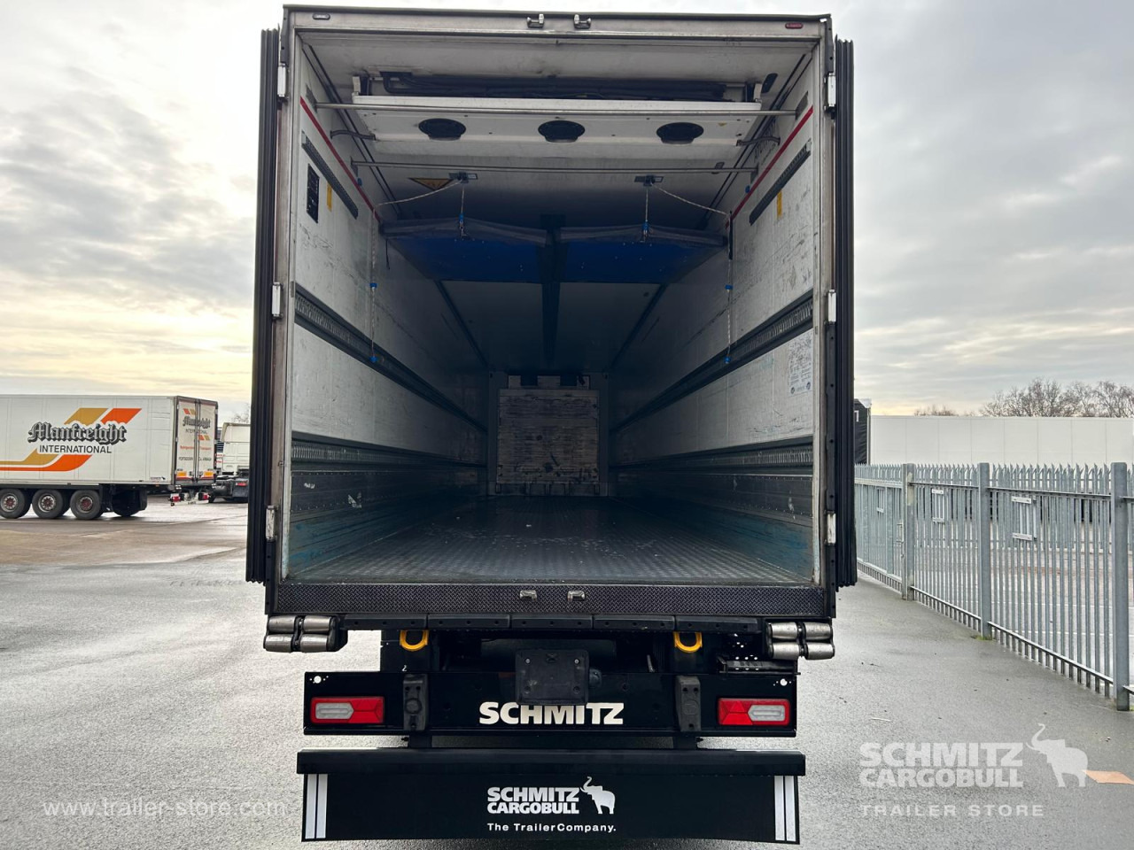 Isothermal semi-trailer SCHMITZ Reefer Multitemp: picture 9