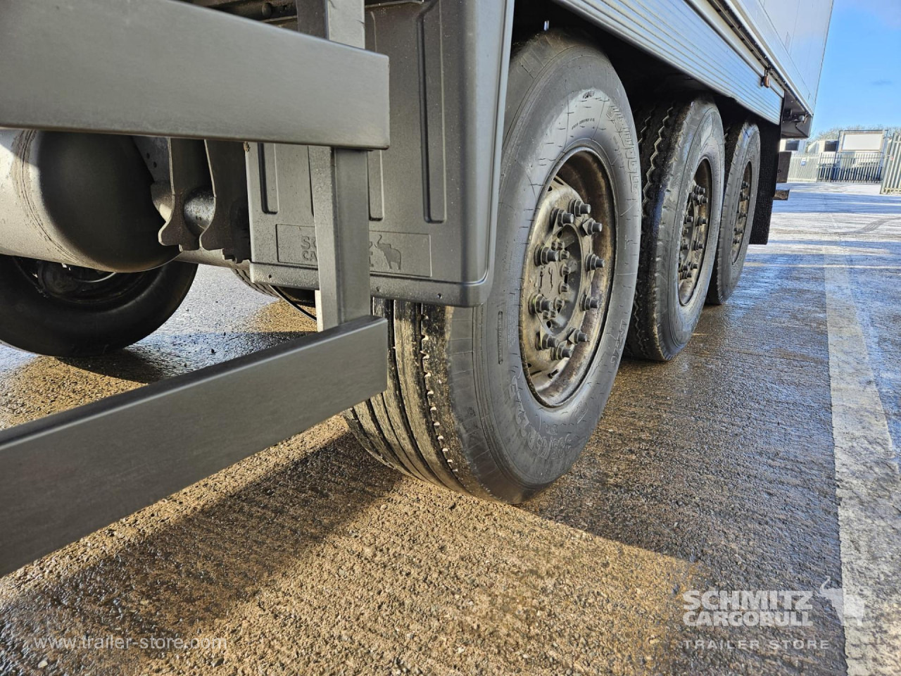 SCHMITZ Reefer Multitemp - Isothermal semi-trailer: picture 2 SCHMITZ Reefer Multitemp - Isothermal semi-trailer: picture 2