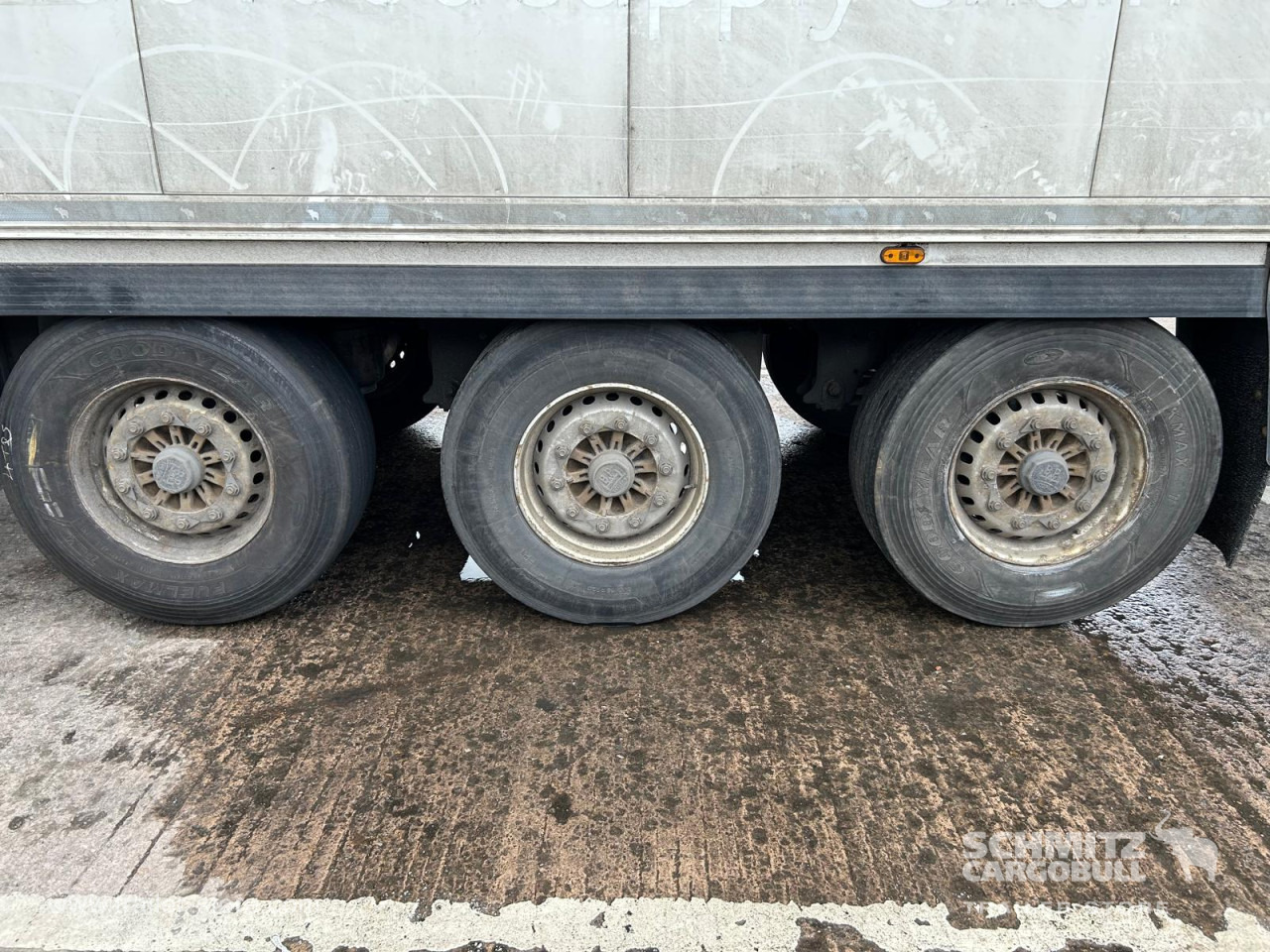 SCHMITZ Reefer Multitemp - Isothermal semi-trailer: picture 2 SCHMITZ Reefer Multitemp - Isothermal semi-trailer: picture 2