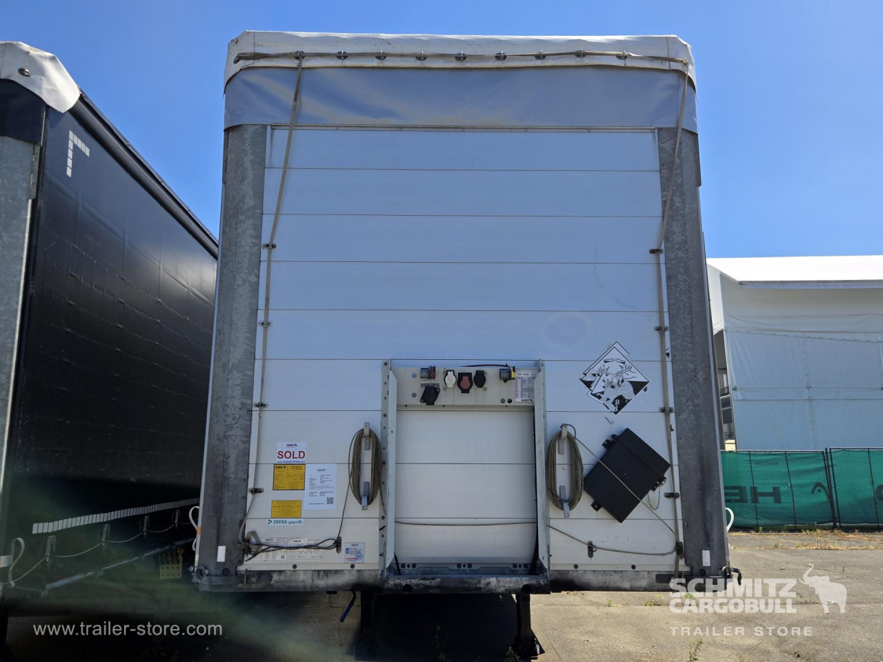 SCHMITZ Curtainsider Standard - Curtainsider semi-trailer: picture 4 SCHMITZ Curtainsider Standard - Curtainsider semi-trailer: picture 4