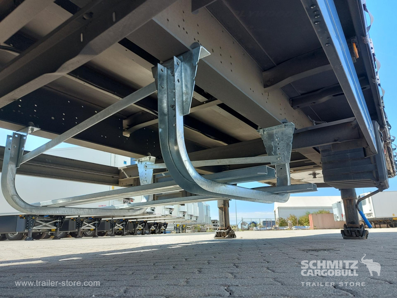 SCHMITZ Curtainsider Mega - Curtainsider semi-trailer: picture 2 SCHMITZ Curtainsider Mega - Curtainsider semi-trailer: picture 2