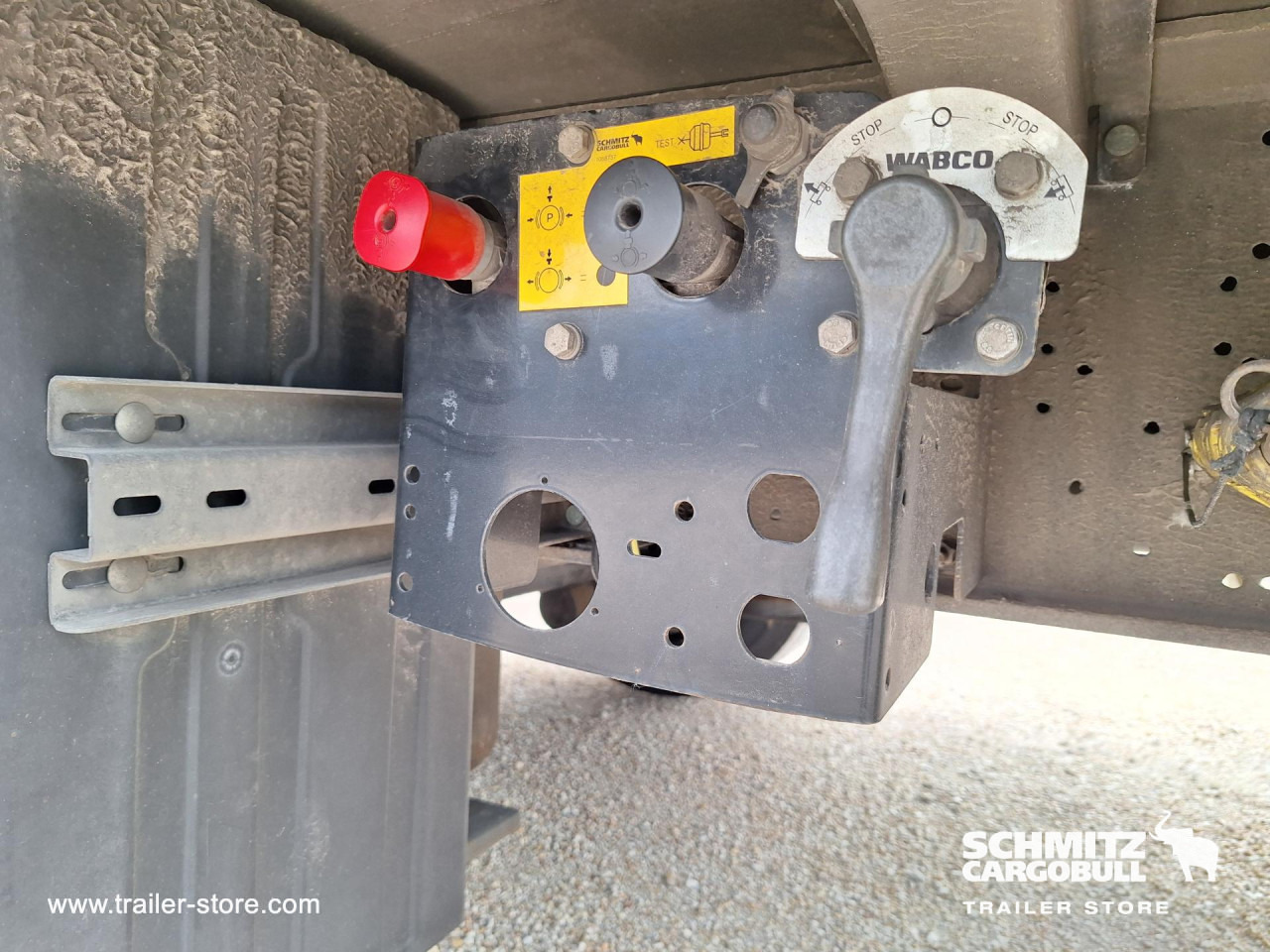 SCHMITZ Curtainsider Mega - Curtainsider semi-trailer: picture 4 SCHMITZ Curtainsider Mega - Curtainsider semi-trailer: picture 4