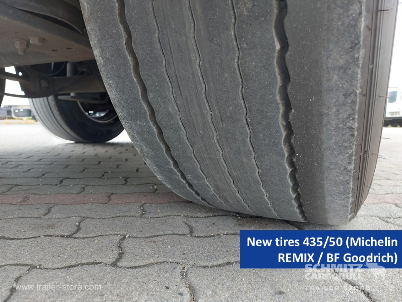 SCHMITZ Curtainsider Mega - Curtainsider semi-trailer: picture 4 SCHMITZ Curtainsider Mega - Curtainsider semi-trailer: picture 4