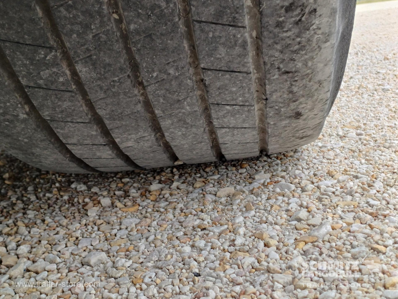 Isothermal semi-trailer SCHMITZ Reefer Multitemp: picture 7