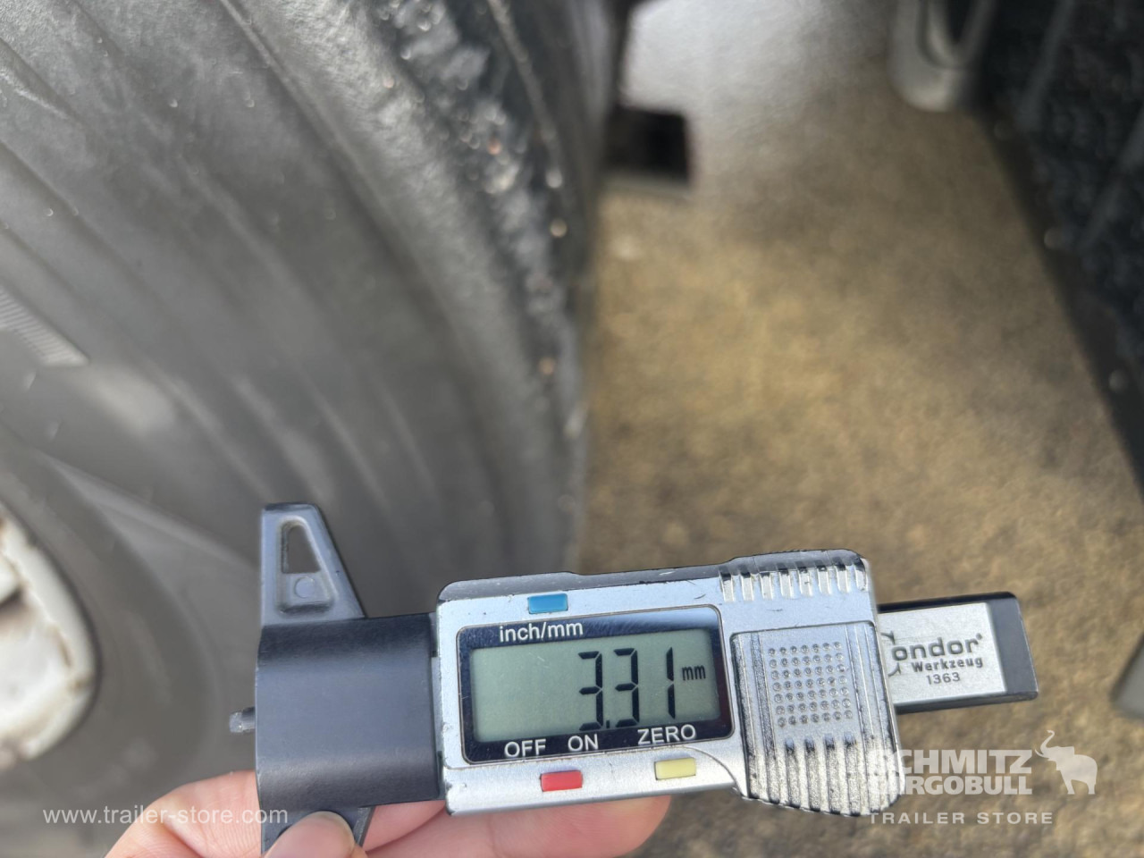 SCHMITZ Curtainsider Mega - Curtainsider semi-trailer: picture 4 SCHMITZ Curtainsider Mega - Curtainsider semi-trailer: picture 4