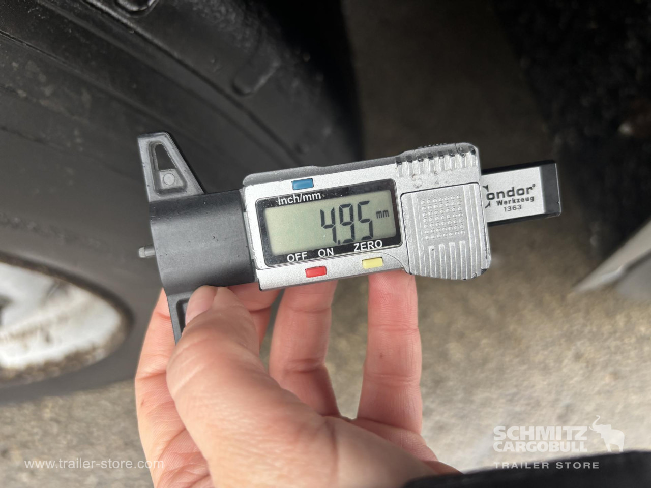 SCHMITZ Curtainsider Standard - Curtainsider semi-trailer: picture 3 SCHMITZ Curtainsider Standard - Curtainsider semi-trailer: picture 3