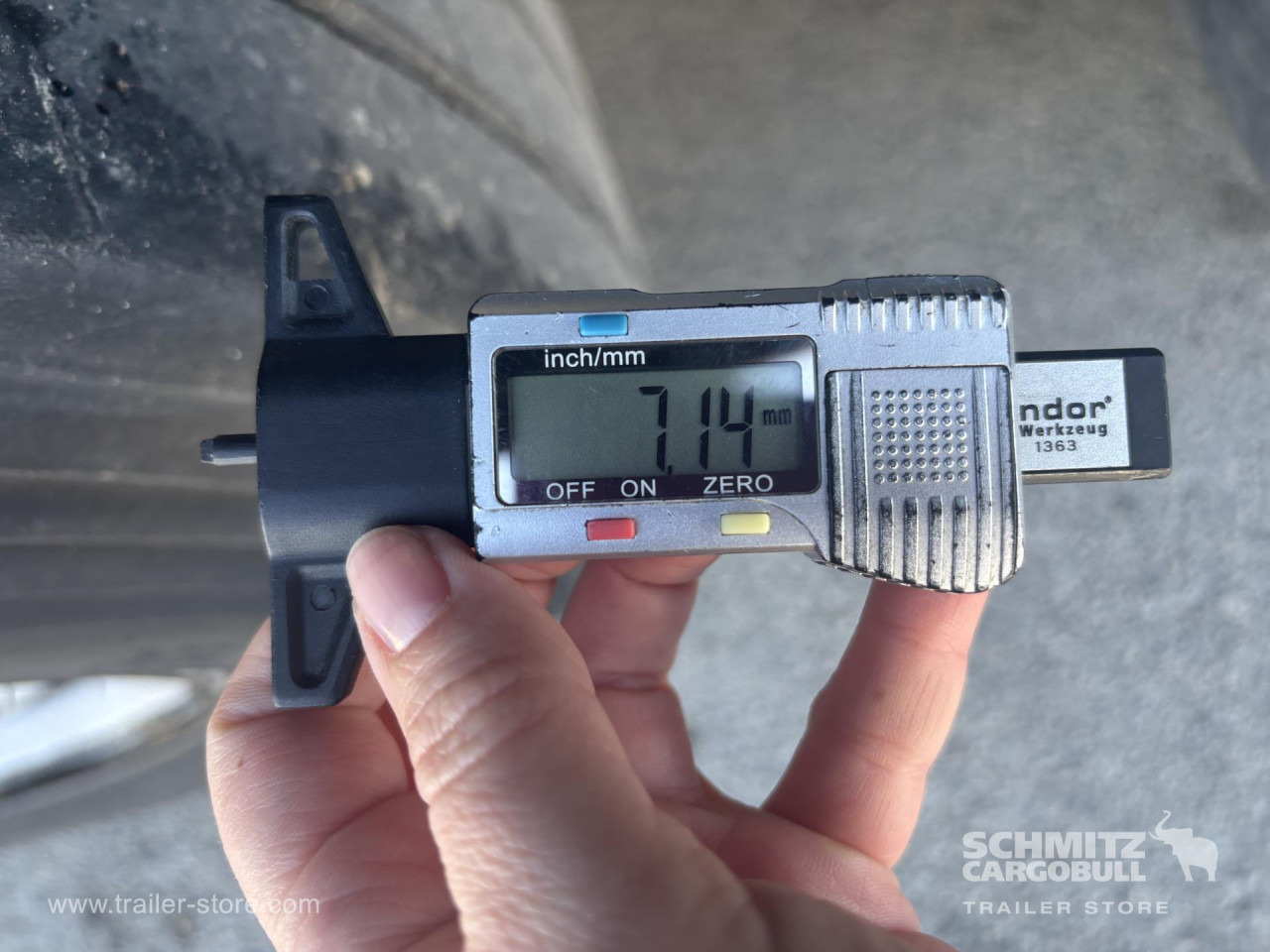 SCHMITZ Curtainsider Standard - Curtainsider semi-trailer: picture 3 SCHMITZ Curtainsider Standard - Curtainsider semi-trailer: picture 3