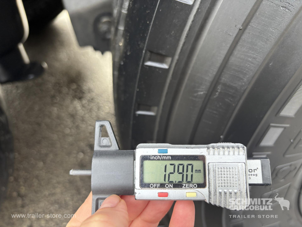 SCHMITZ Curtainsider Standard - Curtainsider semi-trailer: picture 3 SCHMITZ Curtainsider Standard - Curtainsider semi-trailer: picture 3