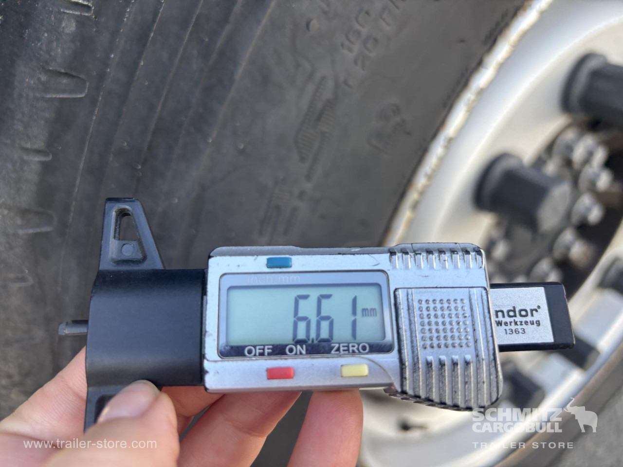 SCHMITZ Curtainsider Standard - Curtainsider semi-trailer: picture 3 SCHMITZ Curtainsider Standard - Curtainsider semi-trailer: picture 3