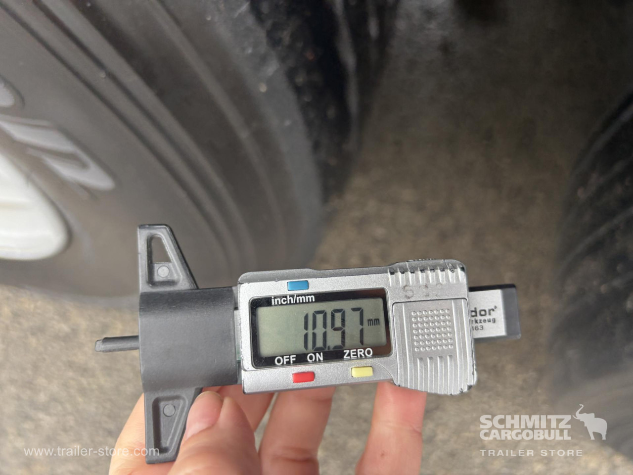 SCHMITZ Curtainsider Standard - Curtainsider semi-trailer: picture 2 SCHMITZ Curtainsider Standard - Curtainsider semi-trailer: picture 2