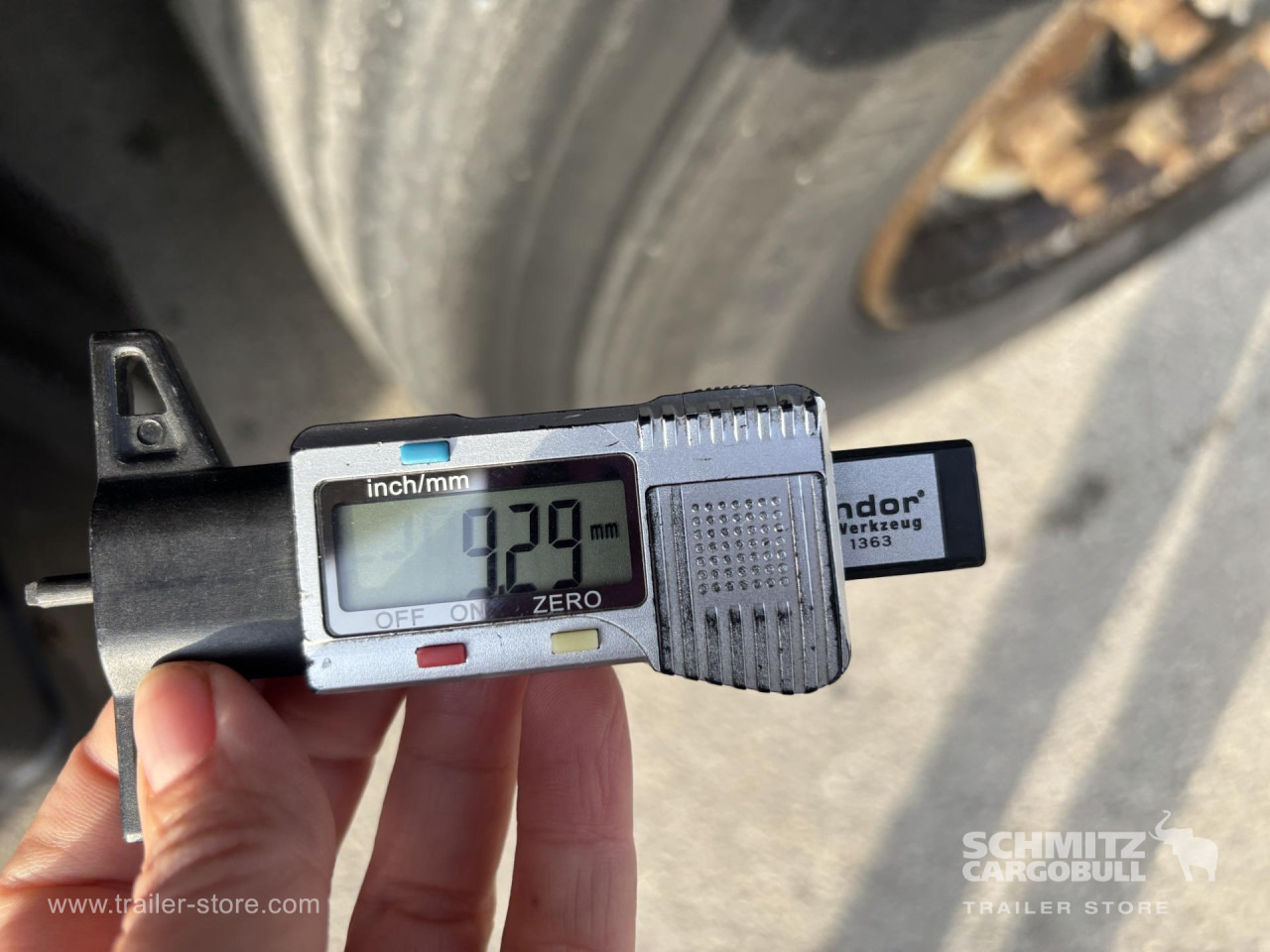 SCHMITZ Curtainsider Standard - Curtainsider semi-trailer: picture 3 SCHMITZ Curtainsider Standard - Curtainsider semi-trailer: picture 3