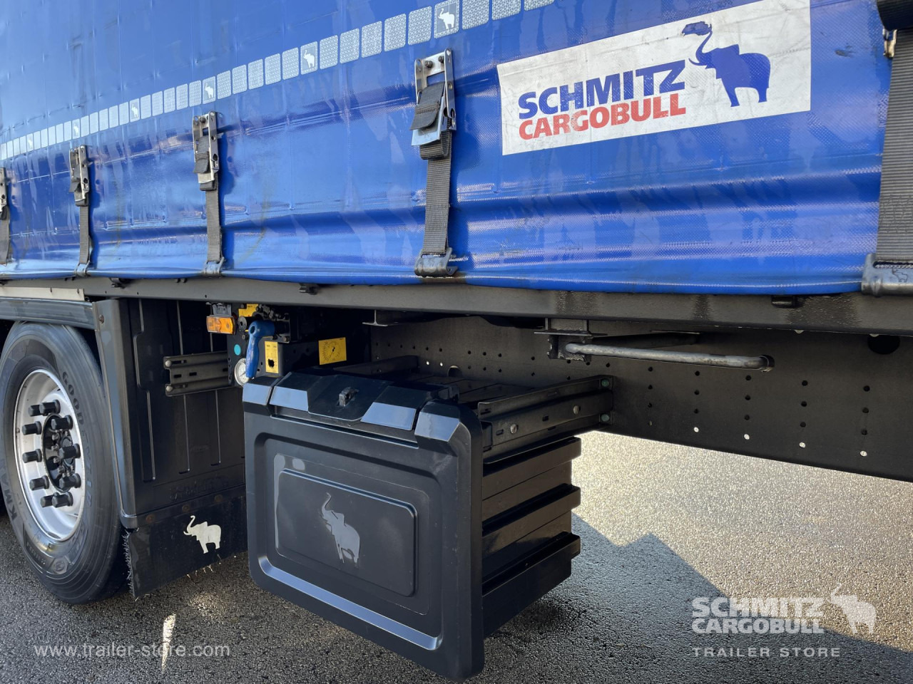 SCHMITZ Curtainsider Standard - Curtainsider semi-trailer: picture 3 SCHMITZ Curtainsider Standard - Curtainsider semi-trailer: picture 3