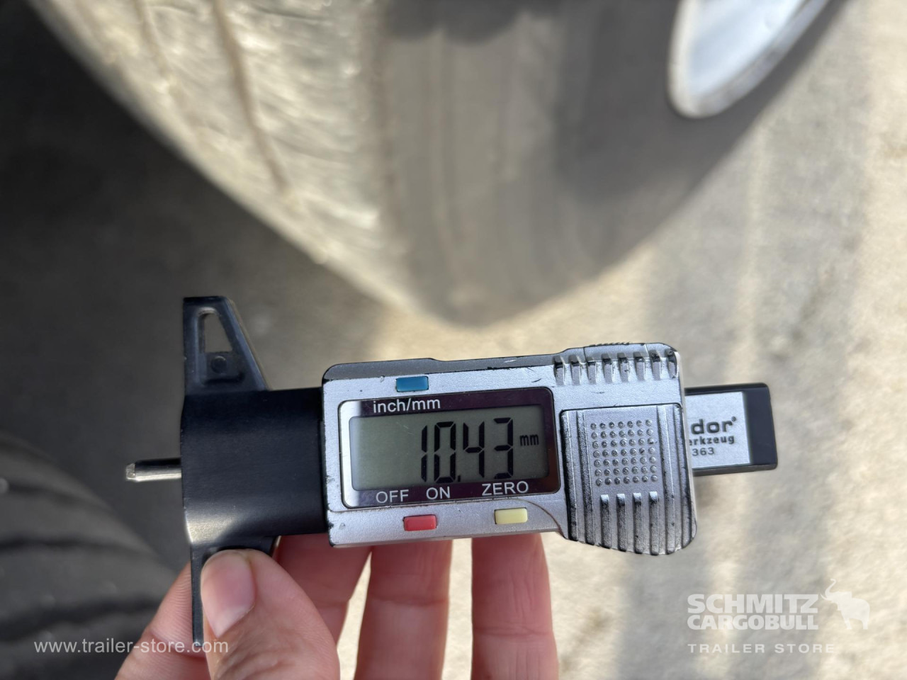 SCHMITZ Curtainsider Standard - Curtainsider semi-trailer: picture 4 SCHMITZ Curtainsider Standard - Curtainsider semi-trailer: picture 4