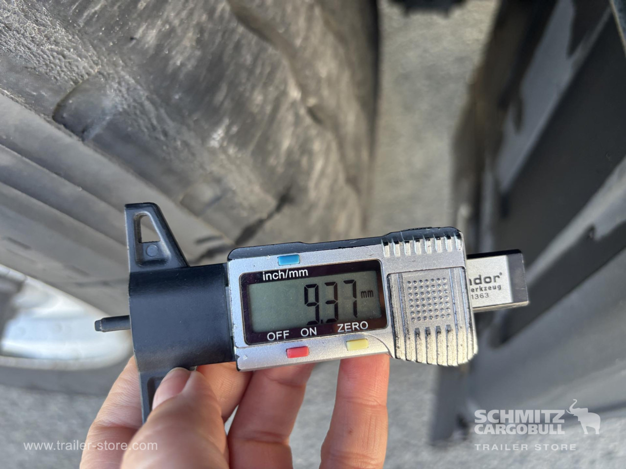 SCHMITZ Curtainsider Standard - Curtainsider semi-trailer: picture 5 SCHMITZ Curtainsider Standard - Curtainsider semi-trailer: picture 5