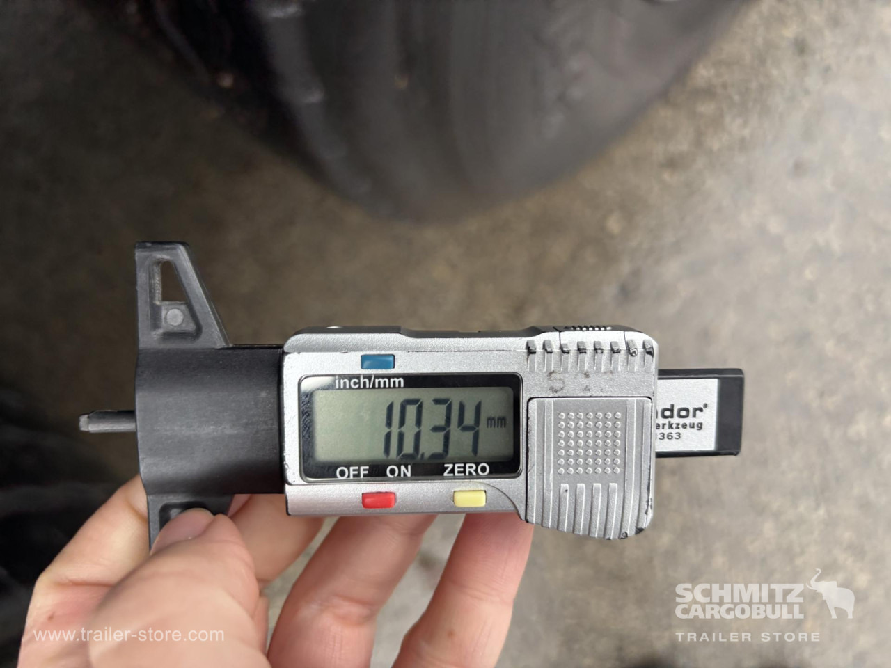 SCHMITZ Curtainsider Standard - Curtainsider semi-trailer: picture 4 SCHMITZ Curtainsider Standard - Curtainsider semi-trailer: picture 4